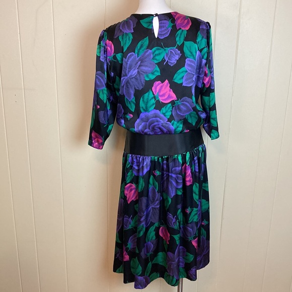 COPY - Vintage 80s 90s Cowl Neck Floral Drop Waist Party Dress Medium Golden Gi… - Picture 5 of 5